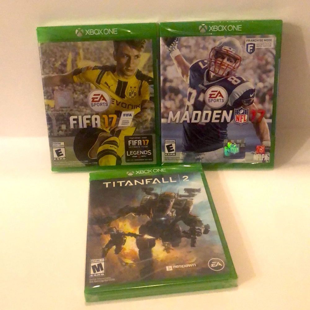 X BOX new video games FIFA 17,Titánfall, Madden 17